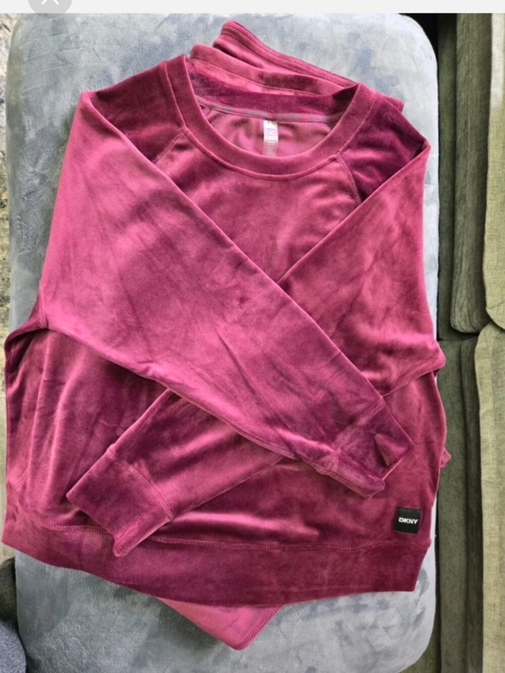 DKNY Sport Plush Velour Sweatshirt & Joggers Set -Raspberry  Wine L & XL - Picture 4 of 5